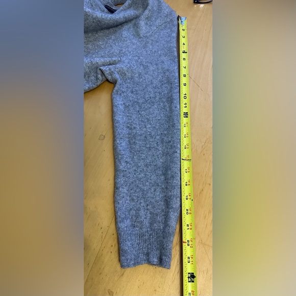 Cashmere Club Room Luxury Man’s Sweater, size XL, Gray Color, 100% Cashmere - Picture 10 of 10